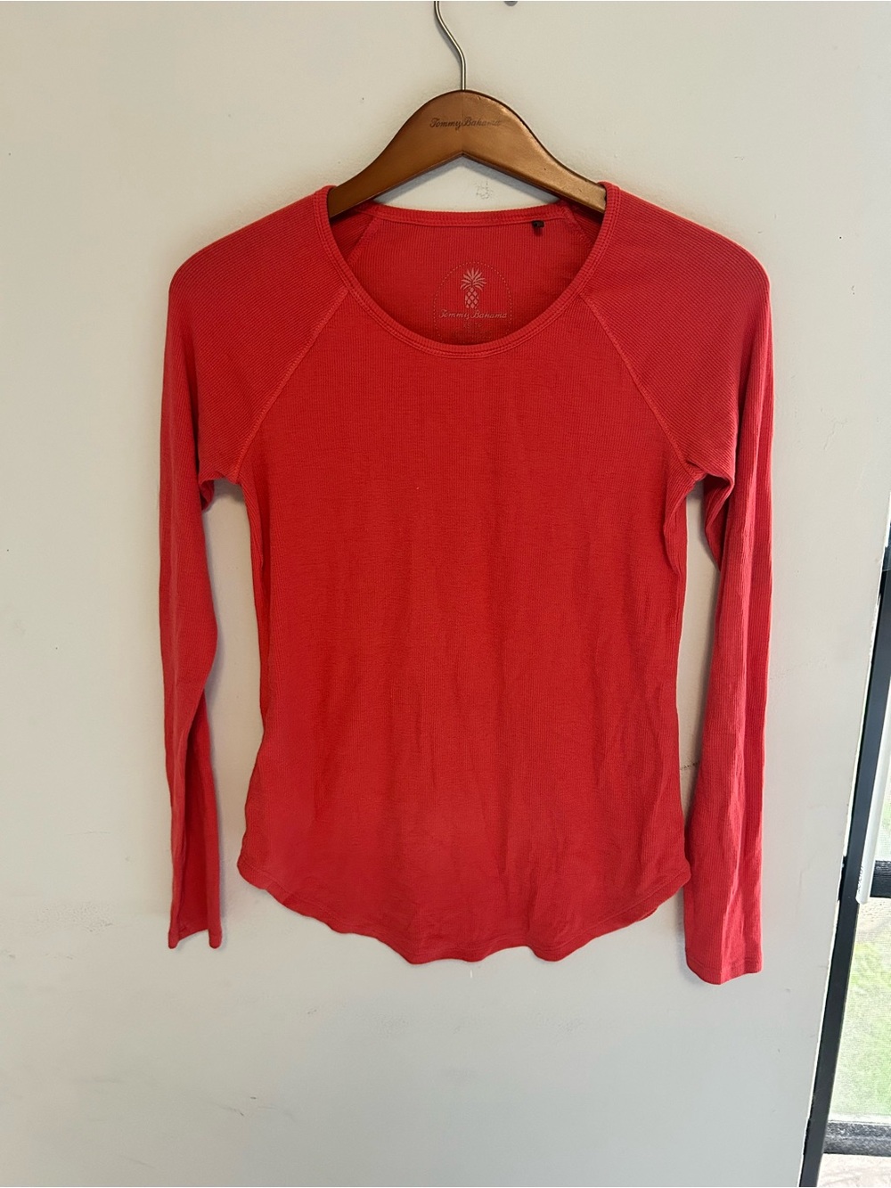 Tommy Bahama Women's Long-Sleeve Scoop Neck Top in Coral